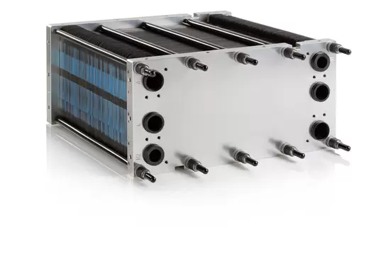 Temperature monitoring in fuel cells