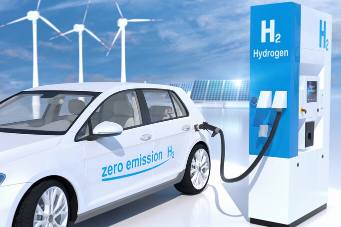 Car refuels green hydrogen