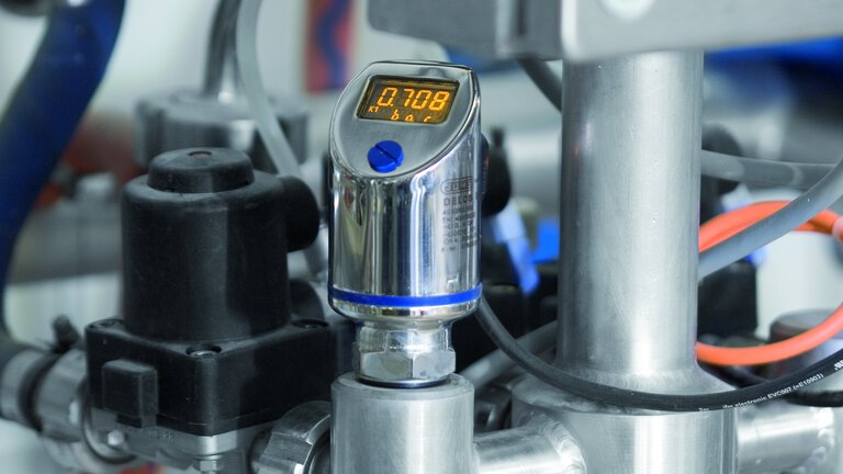 pressure transmitter with display