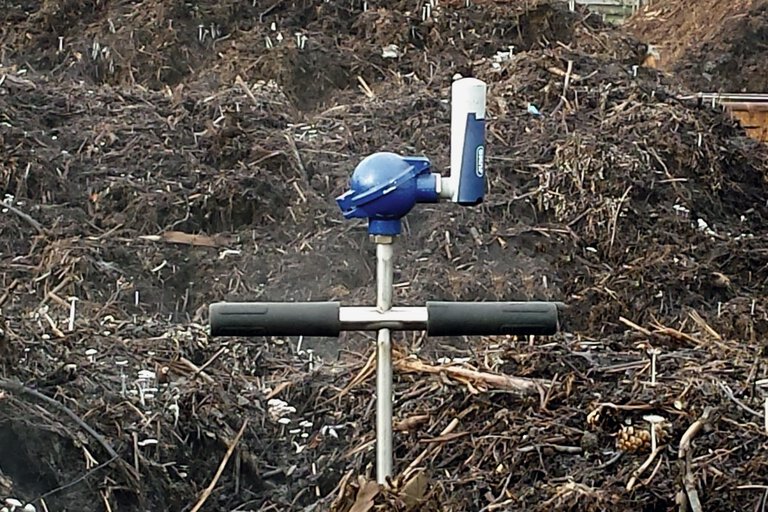 wireless temperature sensor wTRANS T in the composting plant