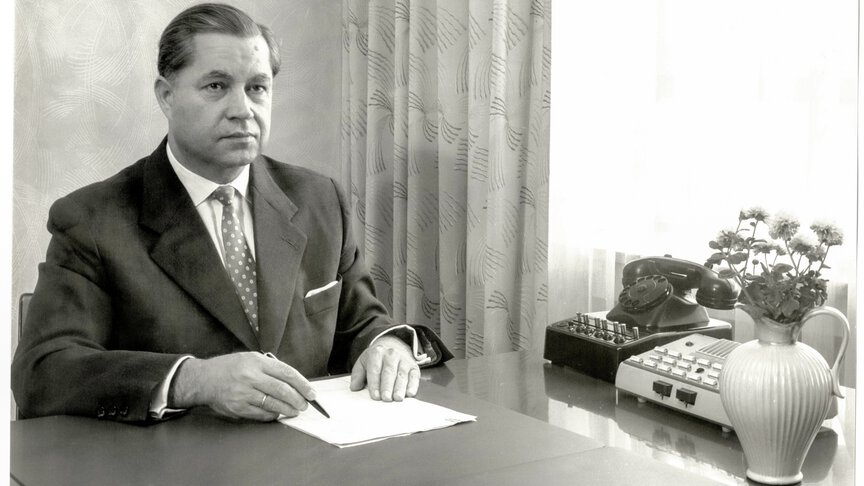 Moritz-Kurt Juchheim in the office