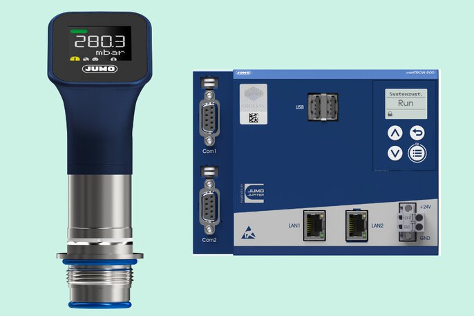 JUMO DELOS S02 pressure transmitter with display (405056) and JUMO variTRON 500 PLC (705002).