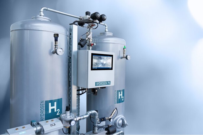 Drukvaste waterstofinstallatie met temperatuursensor en H2-regeling in industriële omgeving