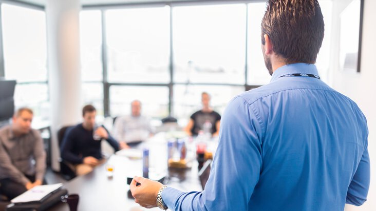 Determining measurement uncertainty during electrical temperature measurements